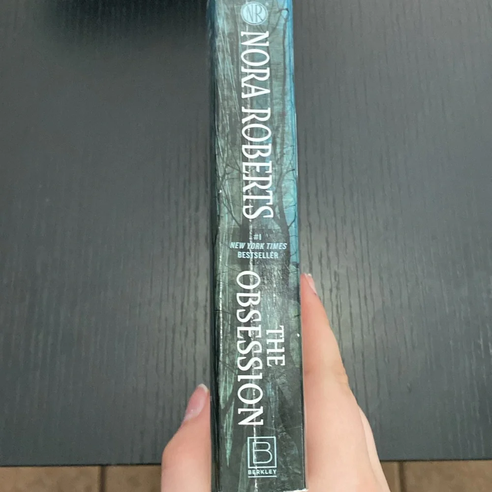 Nora Robert’s - The Obsession - Picture 3 of 4